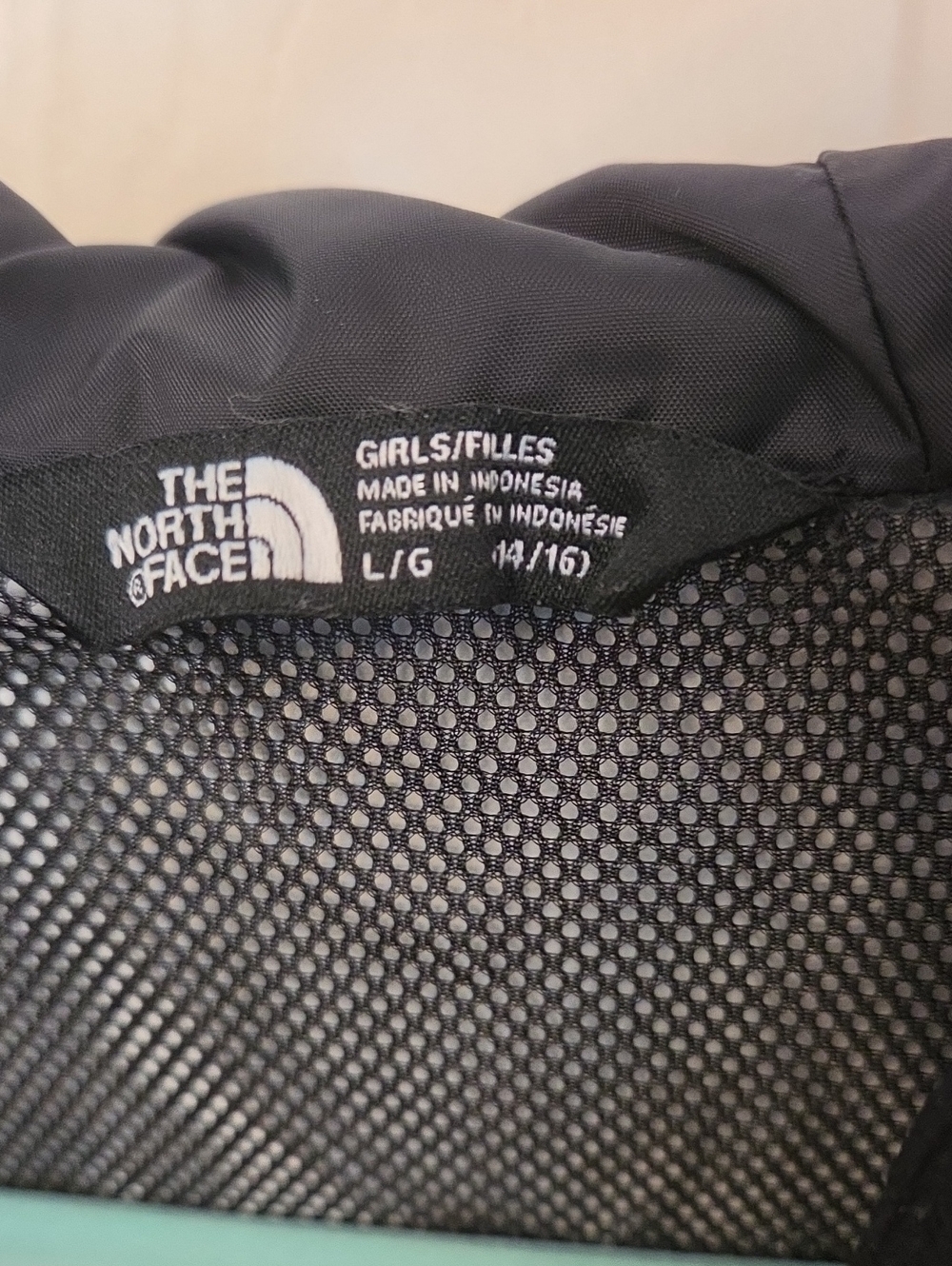 The North Face Girls Black Packable Rain Jacket with Hood Size Large 14/16 - Picture 6 of 8